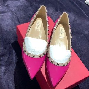 Valentino flats!
